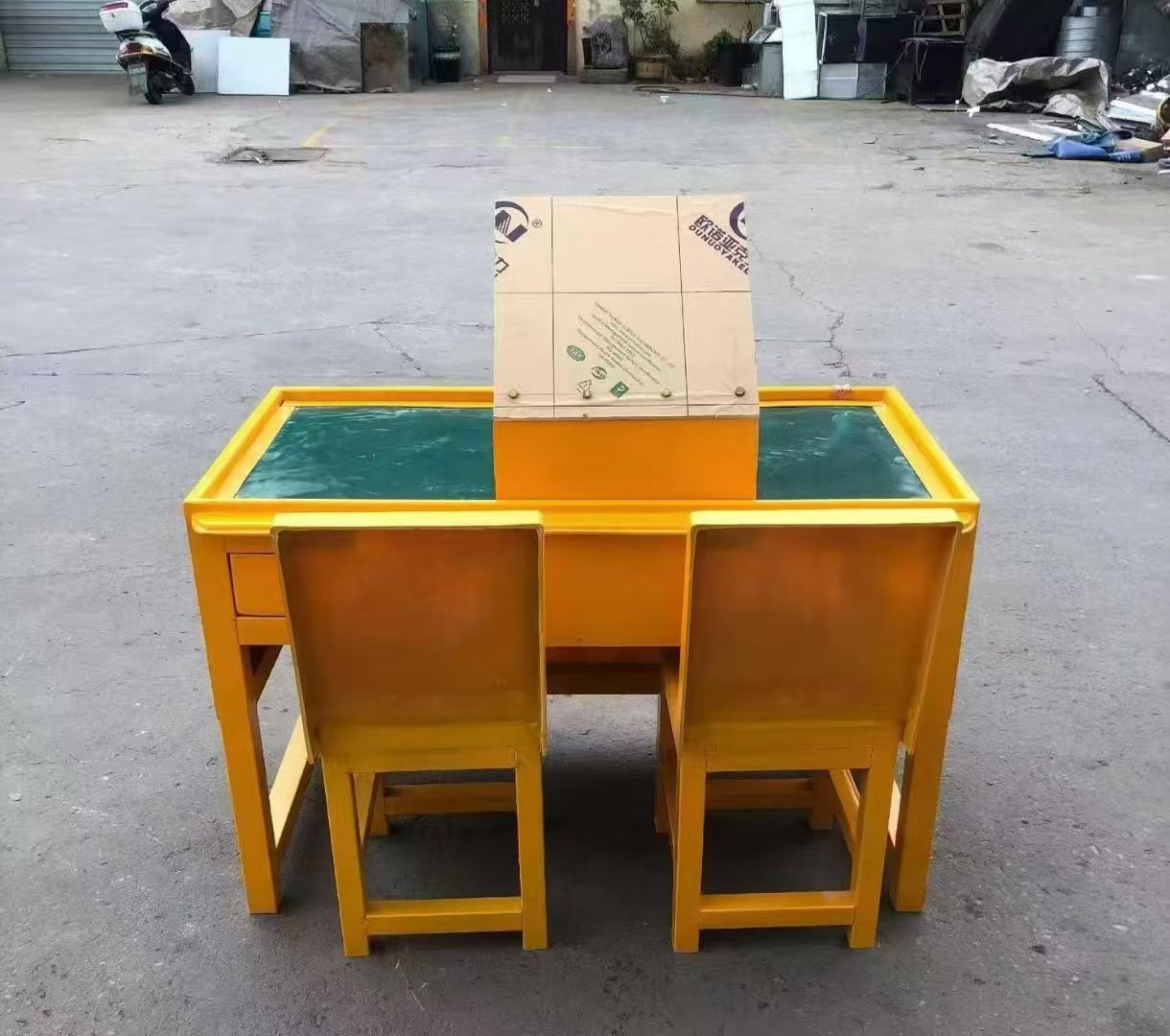 衡山防静电导通桌井下煤矿火工品发放桌：危险品流转的安全守护者